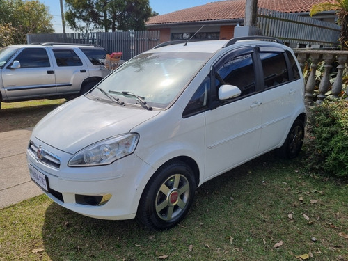 Imagem 1 de 8 de Fiat Idea 2014 1.4 Attractive Flex 5p
