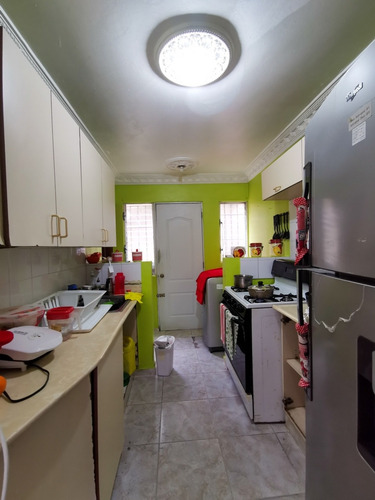 Primer Piso De 2 Habitaciones En La Av Monumental