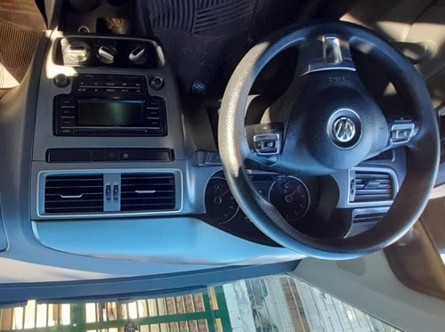 Imagen 5 de 7 de Volkswagen Suram 2015 Confortline 89,000 Km