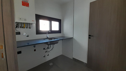 Departamento De 3 Ambientes A Estrenar En Flores.