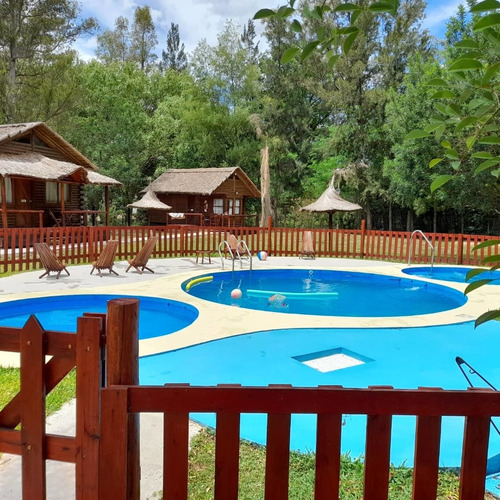 Imagen 4 de 13 de Promo Enero ,complejo De Cabañas En Gualeguaychuduplex. Aparts Piscinas, Estacionamiento,parrillas Juegos, A 30 Metros Del Rio