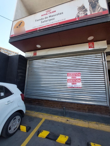 En Excelente Locación Amplio Local Strip Center De 2 Niveles