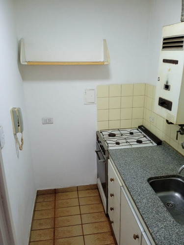 Departamento De 2 Ambientes Con Patio En Ciudadela Norte