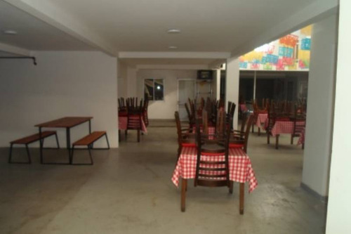 Patio De Comidas Nuevo En Barrio Franklin