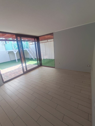Casa Con Terraza Y Quincho Con Acceso A Laguna