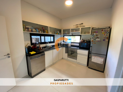 Casa En Venta, 3 Dorm.+ 1 Escritorio Barrio San Matías!