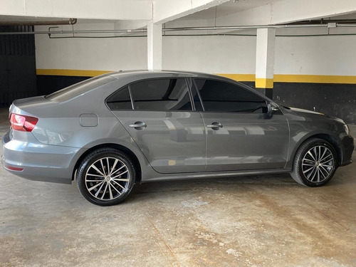 Imagem 4 de 8 de Jetta - 1.4 16v Tsi Comfortline Gasolina 4p Tiptronic 2018