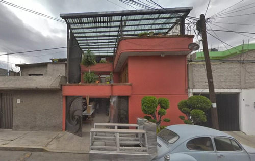 Formidable Remate Bancario, Amplia Casa A La Venta En Nezahualcoyotl. No Creditos