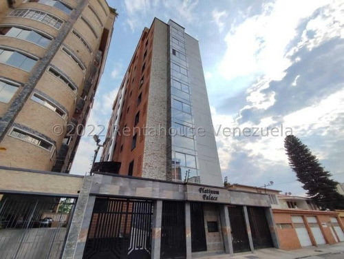 Apartamento En Venta Urb El Bosque, Las Delicias Maracay 23-5803 Hc