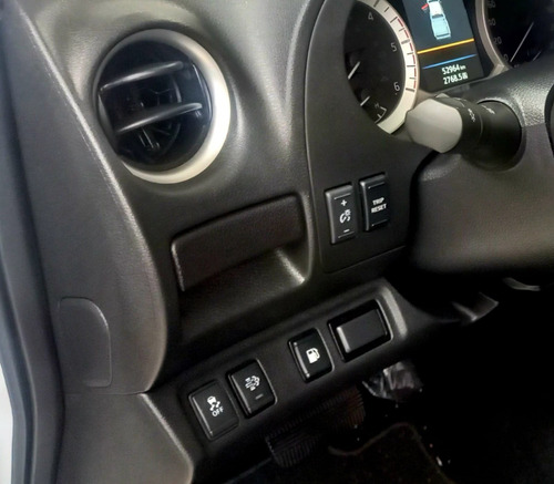 Nissan Frontier 2.3 Attack Cab. Dupla 4x4 Aut. 4p