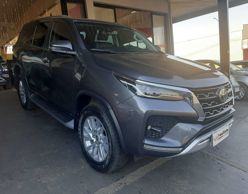 Toyota Hilux SW4 2.8 D-4D TURBO DIESEL SRX 7L 4X4 AUTOMÁTICO