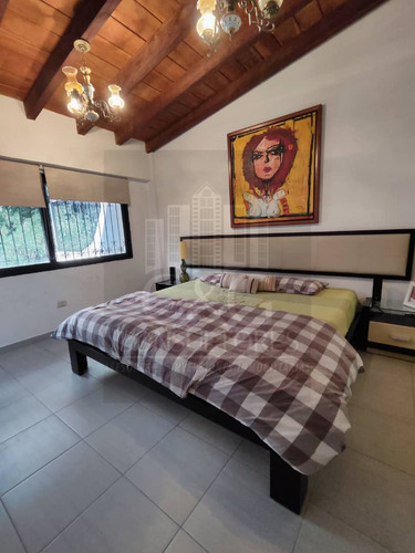 Se Vende Th Vía El Castaño