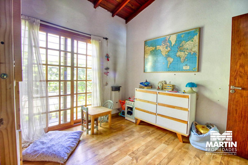 Casa En Venta En Martinez 4 Ambientes Uno En Suite, Jardín Con Pileta, Cochera X 2.