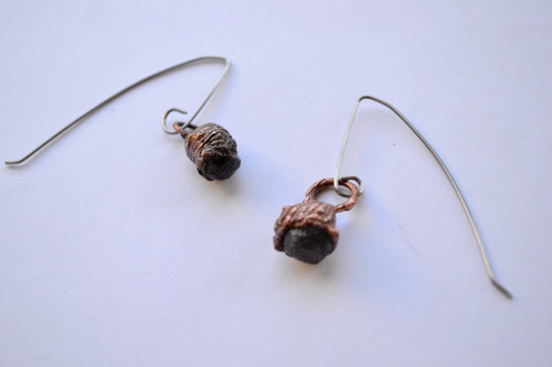 Imagen 2 de 4 de Aros Piedra Preciosa Granate, Cobre Y Acero Quirurgico