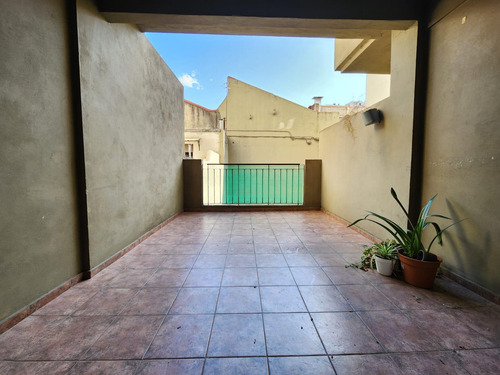 Venta. Departamento Monoambiente Con Balcón Terraza En Caballito.