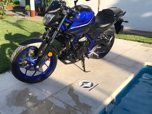 Moto Yamaha Mt03