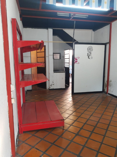 Local En Alquiler De 25 Metros Cuadrados Avenida San Martin 4497 Caseros Tres De Febrero