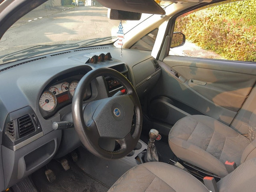 Imagem 4 de 11 de Fiat Idea Adventure 1.8 Mpi 8v Flex, Dqo4659