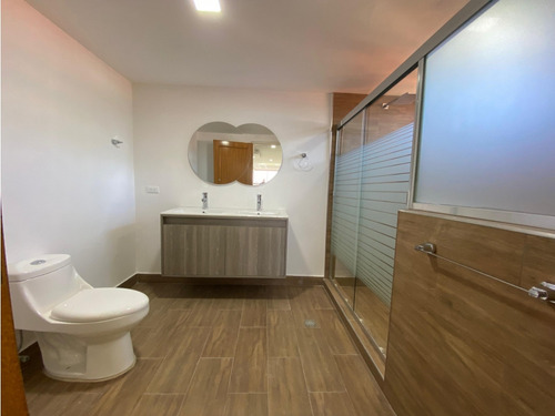 Venta. Apartamento (ph). Valle Arriba. Caracas. (mmv)