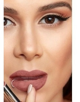 Labial En Barra Hidratante Iconic Colorfix 24h Ésika Nude Fuerza