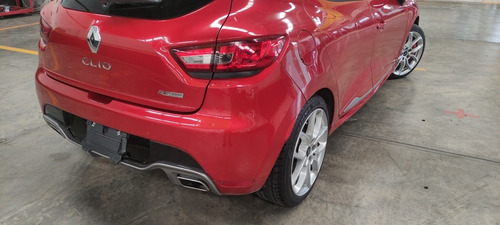 Imagen 6 de 15 de Renault Clio 2015 1.6 Rs 200 Ed Priv Piel Mt