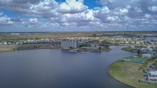 Terreno En Puertos Del Lago - Barrio Amarras
