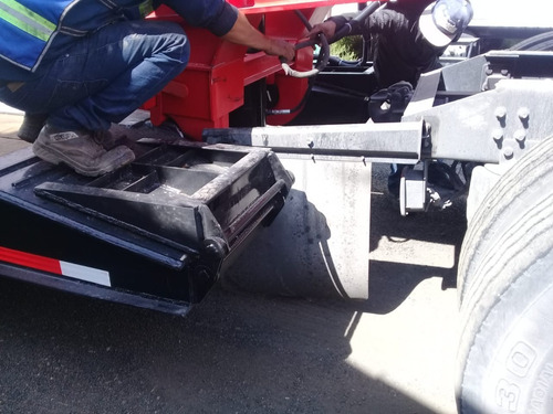 Imagen 2 de 8 de Lowboy Desmontable Ventura 80 Toneladas 4 Ejes Mod 2022