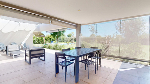 Casa 3 Dormitorios En Venta En Area 60 Con Pileta