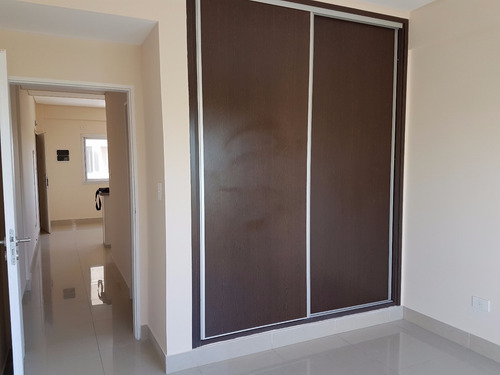Imagen 2 de 4 de Departamento De 2 Ambientes Con Cochera