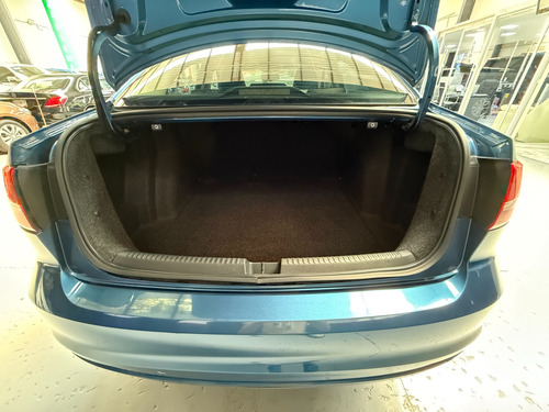 Volkswagen Jetta 2.0 At