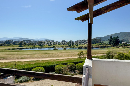 Espectacular Vista A Lagunas En Cancha De Golf