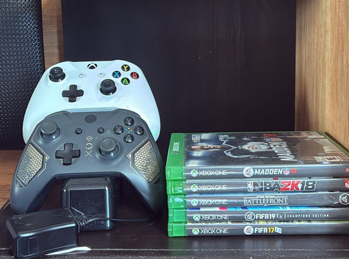 Xbox One S 1tb // 2 Controles Y Juegos Blanco (Usado)