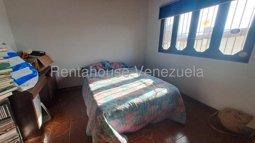 Linda ,comoda Y Funcional Casa En Venta Ubicada En Naranjos Del Cafetal 24-18040