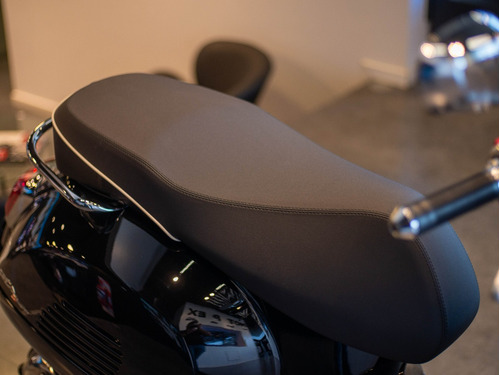 Vespa Gts 300 Super Negra Modelo 2023 Entrega Ya