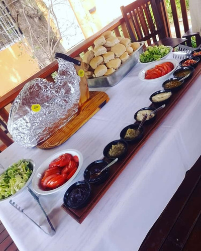 Pernil De Cerdo + Figazas + Salsas