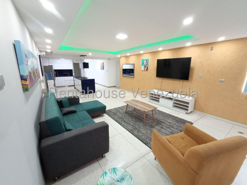 25-23520 Amplio Apartamento En Venta En El Paraíso