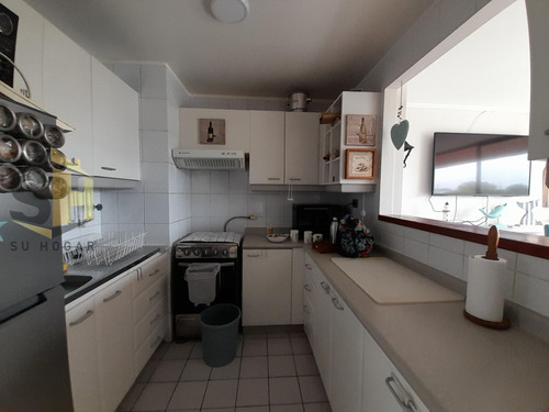 Se Vende Bonito Dpto A Metros De Playa Amarilla, Concón.