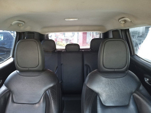 Imagem 7 de 18 de Renegade Night Eagle 1.8 Flex Automático 2018 Preto