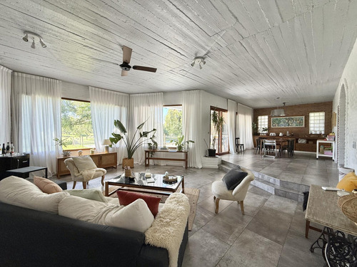 Impecable Casa Con Jardin, Parrilla Y Pileta En Venta - Vista Al Golf - Club Nautico Escobar