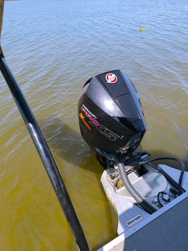 Pontoon - Vcat Aurora 900t