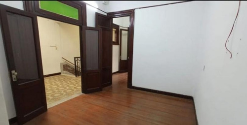 Alquiler Casa En Planta Alta Prox A 18 De Julio