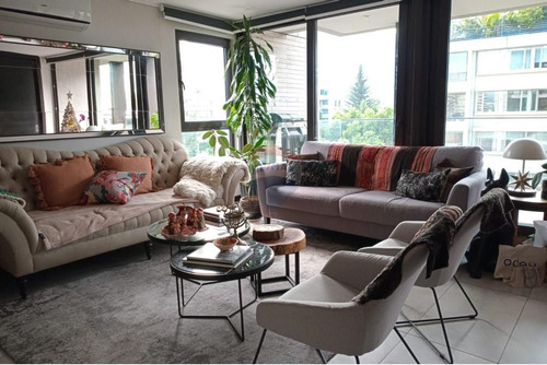 Venta De Moderno Departamento En Las Condes 2 D.