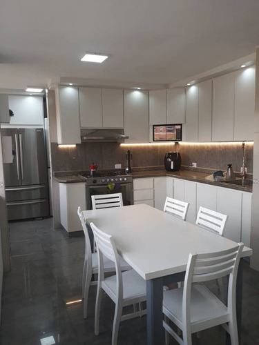 Imagen 8 de 17 de Hermosa Vista Al Mar, Totalmente Remodelado