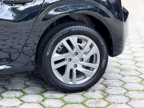 Peugeot 208 Active 1.6 Flex 16V 5p Aut.