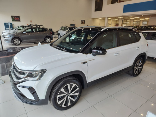 Imagen 4 de 25 de Volkswagen Taos Highline 250 Bitono Autotag My23 Autotag 0km