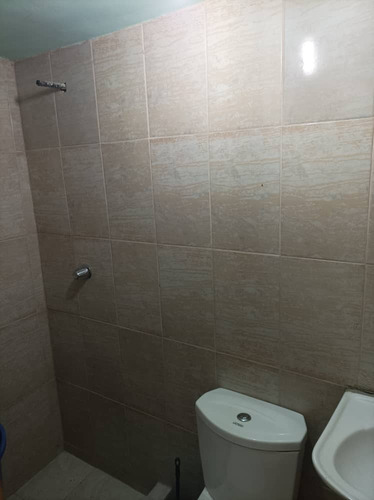 Imagen 10 de 18 de Se Vende Local Comercial Urb Simon Bolivar Los Teques