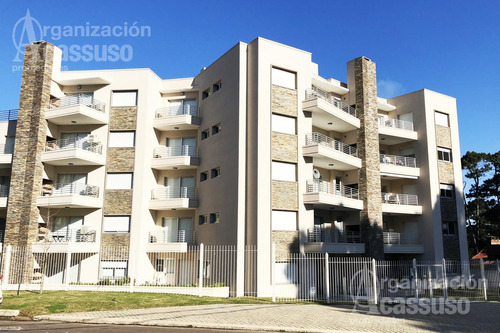 Departamento En Punta Del Este 1 Dormitorio Baño Balcón Parrilla Terraza Garaje Piscina