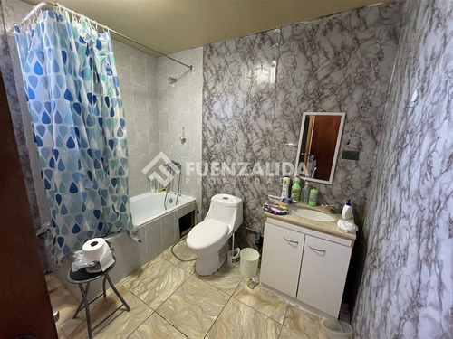 Casa En Venta De 6 Dorm. En Maipú