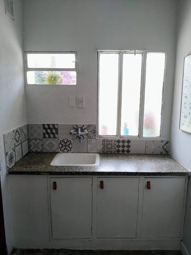 Casa Planta Alta + Local + Departamento De Un Ambiente Excelente Ubicación - Centro