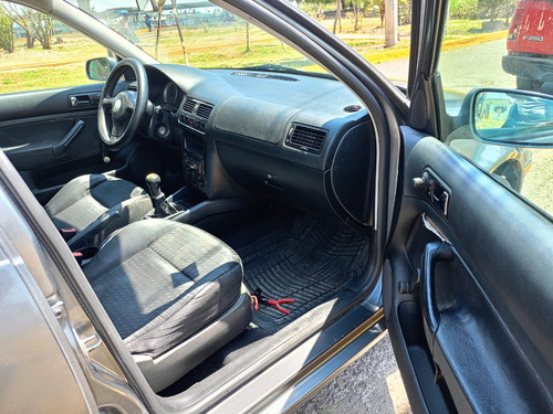 Volkswagen Jetta 2.0 Comfortline Aa Ee Abs Cd Qc At